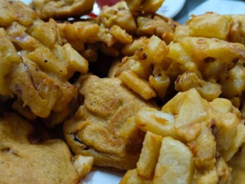 Aloo Pyaz Pakoda